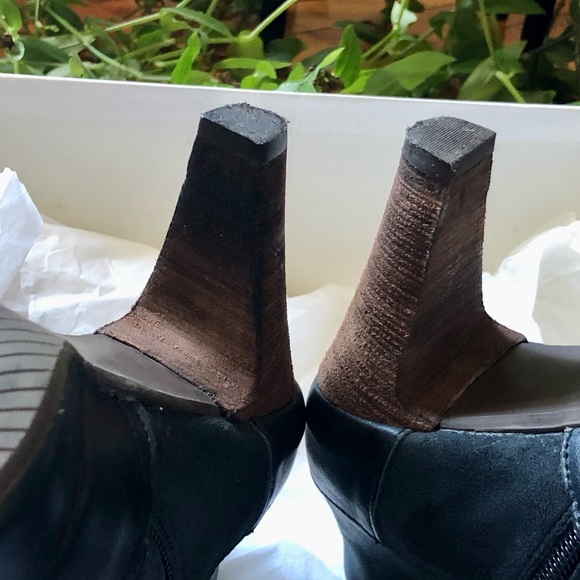 Anthropologie Lucky Penny Navy Leather Red Laces Heeled Booties - Picture 15 of 15